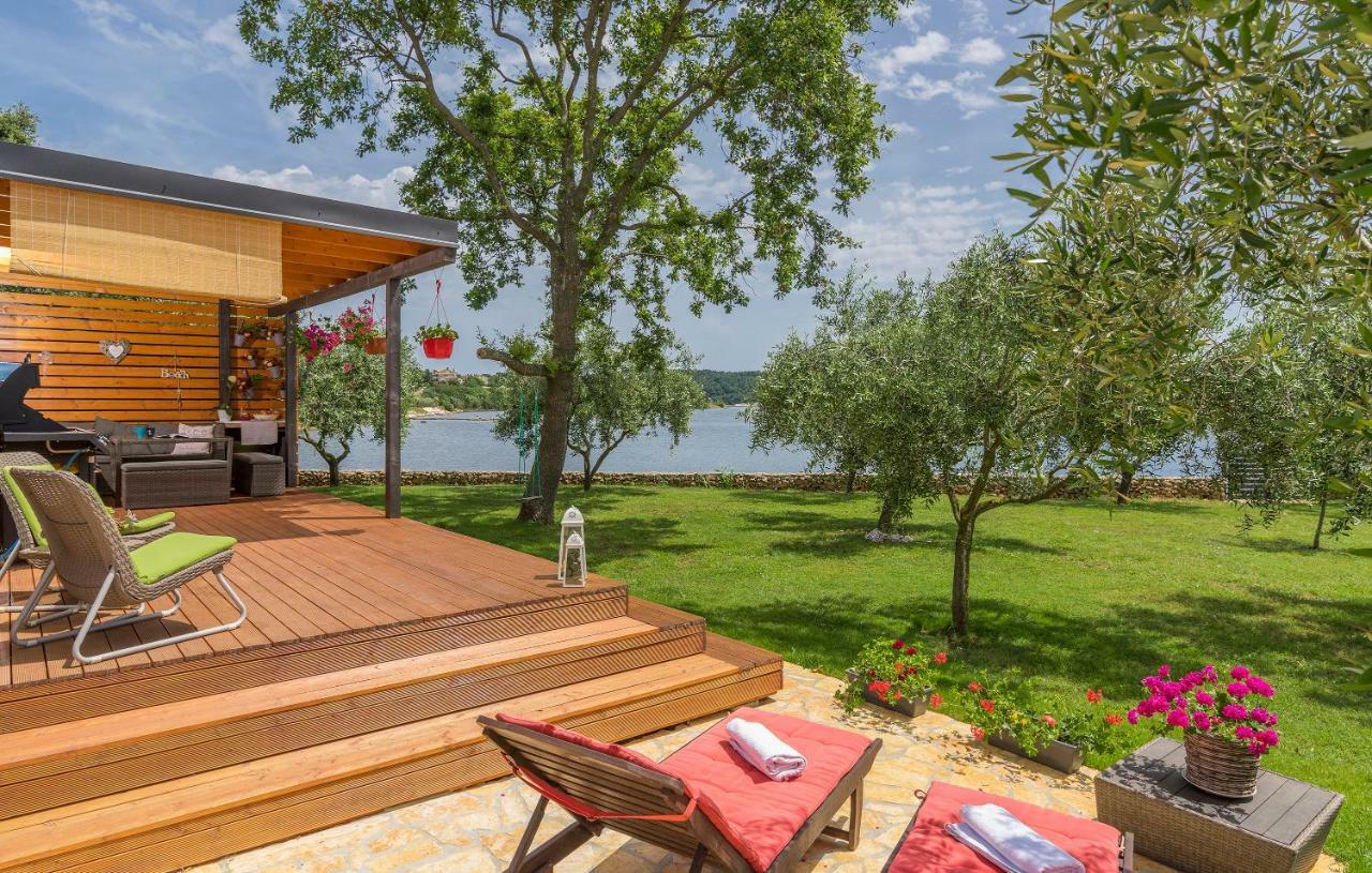 Beach House Ive With Jacuzzi, Pool, Playground And Bbq In An Olive Grove With A Beach, Pomer - Istria Экстерьер фото
